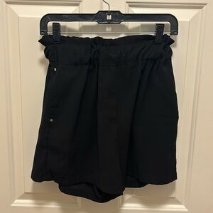 H&M flowly high waisted shorts